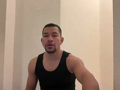 Snapshot of esleider12 chatting on 12.16.25 esleider12 online show from 12.16.25