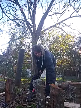 Snapshot of Horny_hippie chatting on 12.03.24 Horny hippie online show from 12.03.24