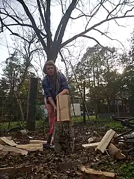 Snapshot of Horny_hippie chatting on 12.13.24 Horny hippie online show from 12.13.24