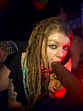 Snapshot of Horny_hippie chatting on 02.25.25 Horny hippie online show from 02.25.25