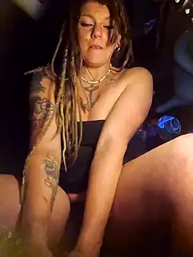 Snapshot of Horny_hippie chatting on 02.28.25 Horny hippie online show from 02.28.25