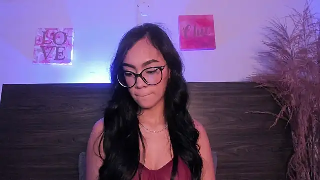 Klohewilliams  online show from 01.12.26