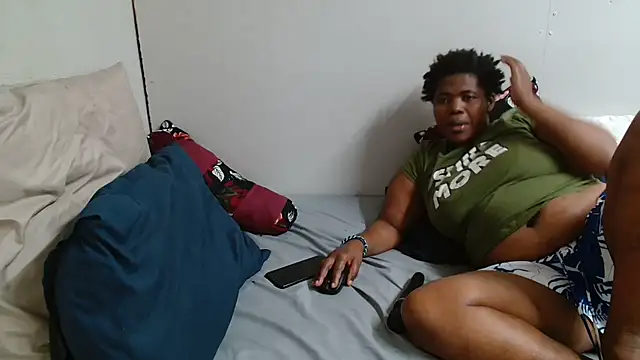 Snapshot of KittyPussyZA chatting on 05.17.26 KittyPussyZA online show from 05.17.26