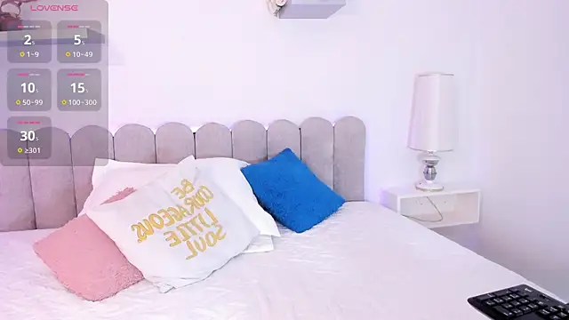 gabyfoster  online show from 11.29.25