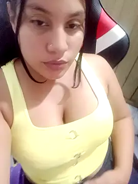 ZoeLove2 online show from 12.19.25