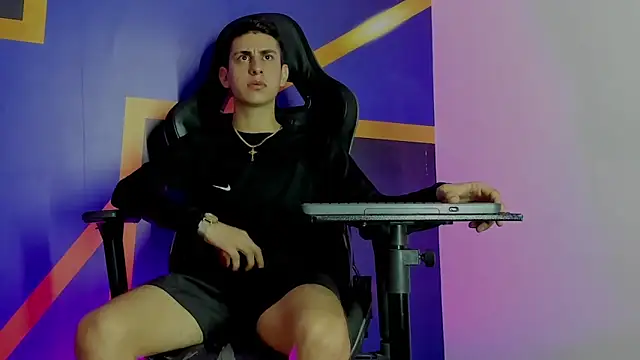 twink scott  online show from 12.03.25