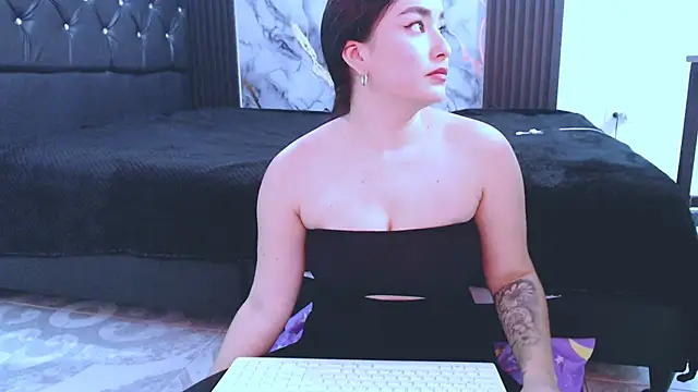 NoaLeon21 online show from 02.22.26