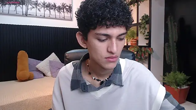 Michaelkoiv online show from 12.17.25