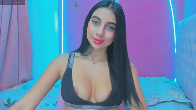 MiaCrimson online show from 11.26.25