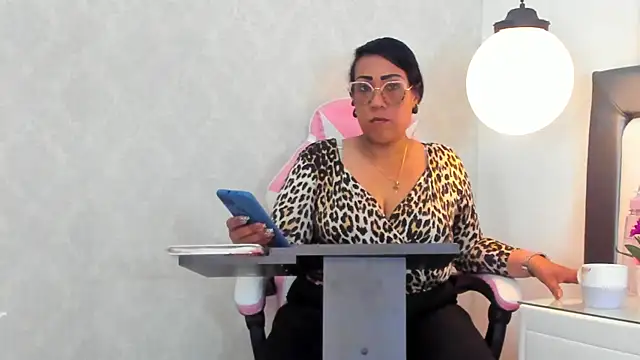 Snapshot of KarolWest_ chatting on 12.20.25 KarolWest online show from 12.20.25