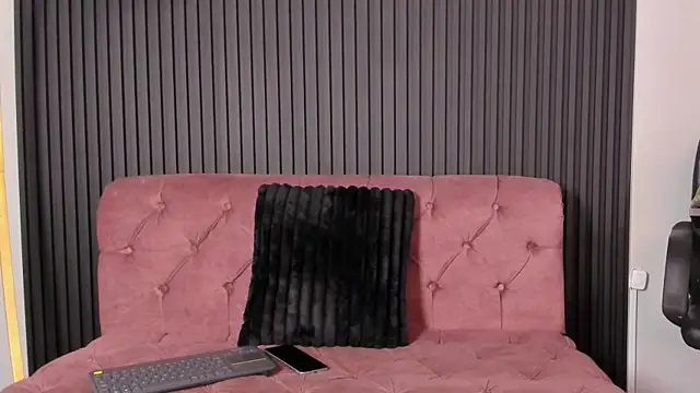 Snapshot of KarolWest_ chatting on 01.09.26 KarolWest online show from 01.09.26