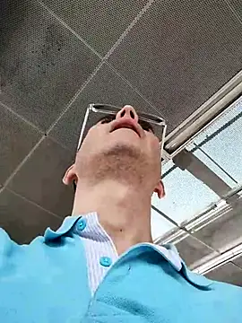 Snapshot of Fuegosutil chatting on 11.29.25 Fuegosutil online show from 11.29.25