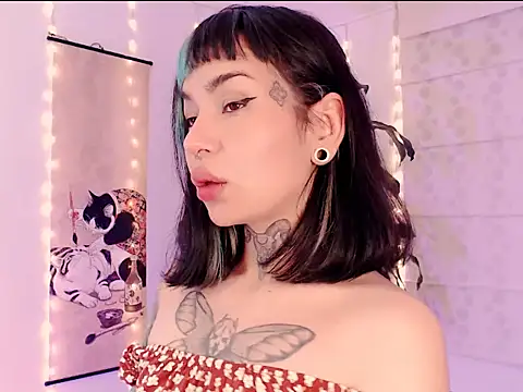 Snapshot of justmartina_ chatting on 02.25.26 justmartina online show from 02.25.26