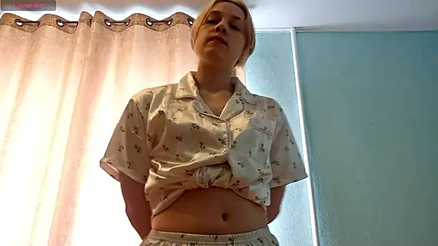 LunariaNicole online show from 03.26.26