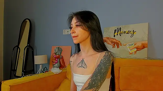 Ellen Hops online show from 12.04.25