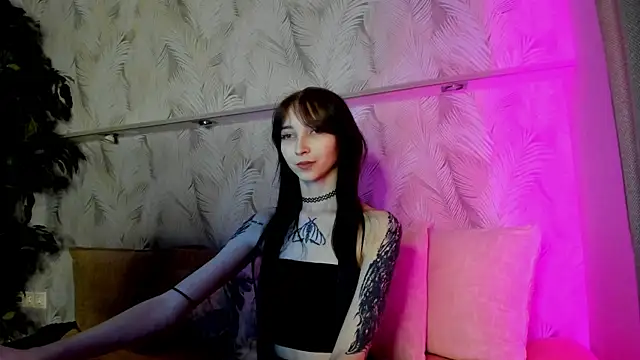 Ellen Hops online show from 04.08.26