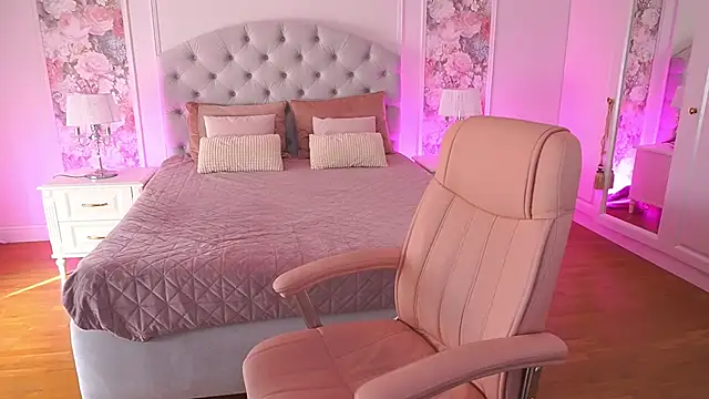 KissableKira online show from 03.19.26