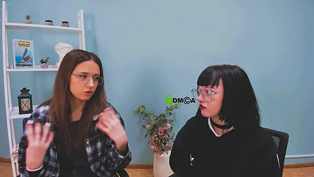 Snapshot of mira_cool_ chatting on 11.27.25 mira cool online show from 11.27.25