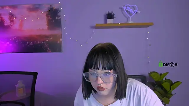 Snapshot of mira_cool_ chatting on 12.14.25 mira cool online show from 12.14.25