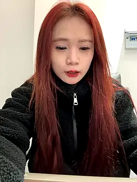 YYoom online show from 11.28.25