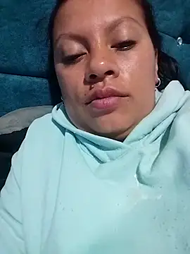 daphne-glow online show from 12.19.25