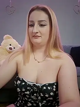 Snapshot of dixielarys chatting on 04.04.26 dixielarys online show from 04.04.26