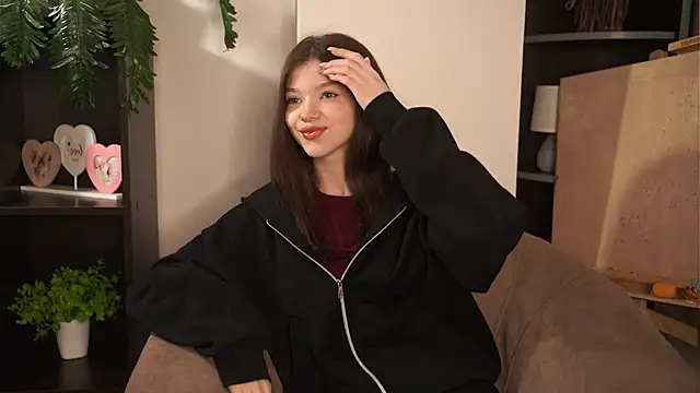 HalleyMedearis online show from 12.01.25