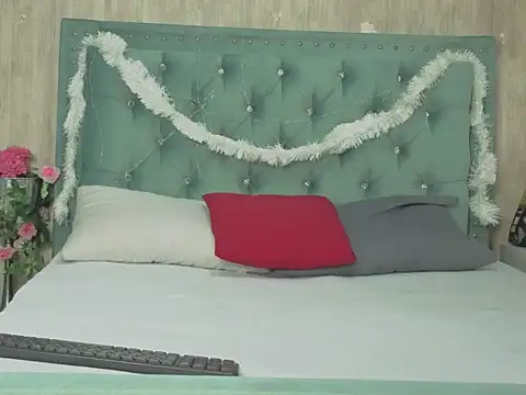 Apriil Sweett online show from 12.03.25