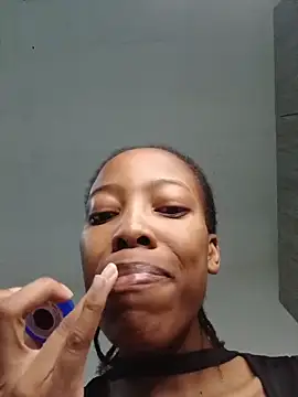 MsParisSmith online show from 11.29.25