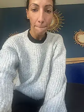 Snapshot of Soniaxxx31 chatting on 11.27.25 Soniaxxx31 online show from 11.27.25