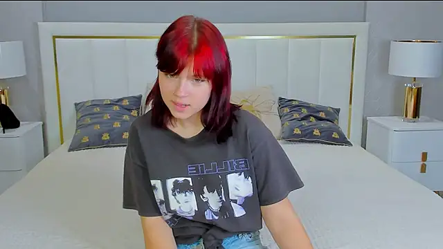 Snapshot of HANNA_BELL chatting on 12.03.25 HANNA BELL online show from 12.03.25