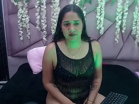 seleneRose69 online show from 11.29.25