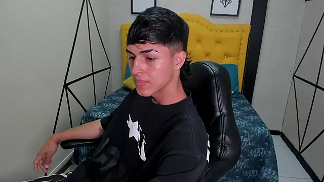 Snapshot of Ethan_Jamees chatting on 02.26.26 Ethan Jamees online show from 02.26.26