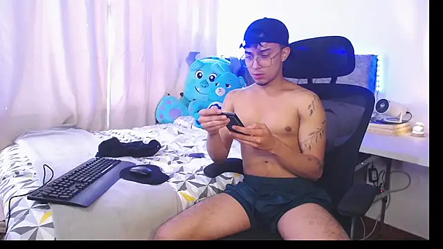 Thyler west23 online show from 11.27.25