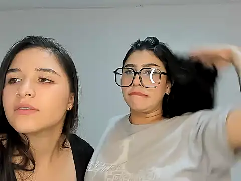 Snapshot of ROUS_SWEET_ chatting on 11.29.25 ROUS SWEET online show from 11.29.25