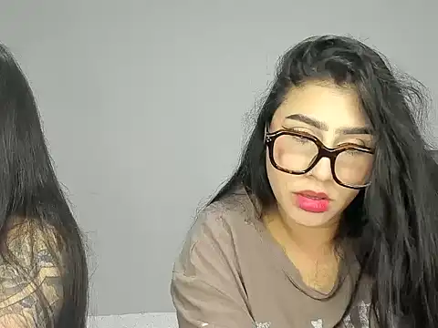 Snapshot of ROUS_SWEET_ chatting on 11.30.25 ROUS SWEET online show from 11.30.25