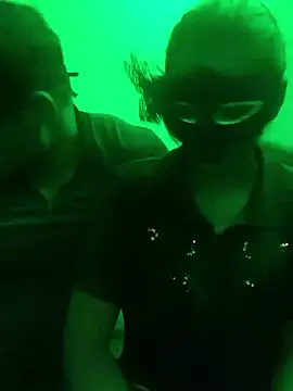 Snapshot of DASY_HONEY chatting on 11.27.25 DASY HONEY online show from 11.27.25