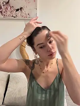 Snapshot of Sugarbellax chatting on 11.30.25 Sugarbellax online show from 11.30.25