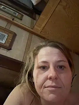 Snapshot of WhitNmike chatting on 12.18.25 WhitNmike online show from 12.18.25