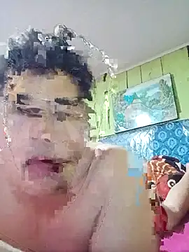 Snapshot of Elperritobb chatting on 12.14.25 Elperritobb online show from 12.14.25