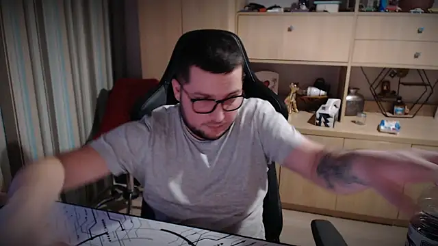 kevinnlovelly online show from 12.22.25