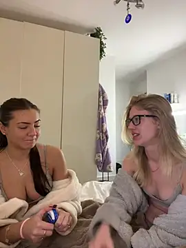 Snapshot of RosieLovexoxx chatting on 01.09.26 RosieLovexoxx online show from 01.09.26