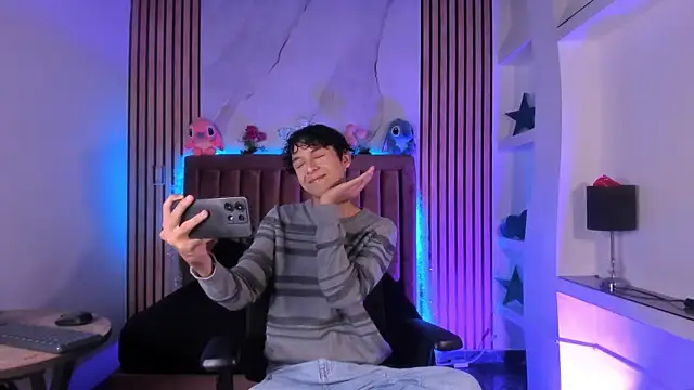 Snapshot of SthepanodiMonaco chatting on 01.13.26 SthepanodiMonaco online show from 01.13.26