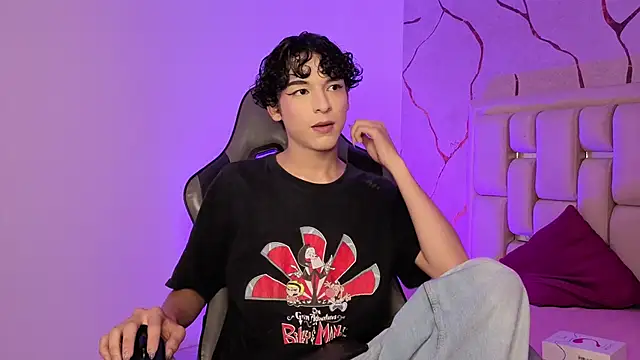 Snapshot of SthepanodiMonaco chatting on 02.13.26 SthepanodiMonaco online show from 02.13.26