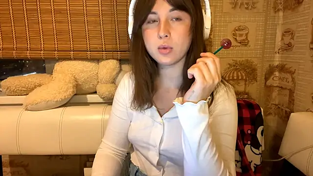 Tessa Muse online show from 12.04.25