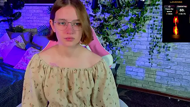 Mia Mooore online show from 01.18.26