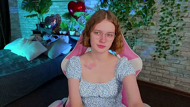 Mia Mooore online show from 02.09.26