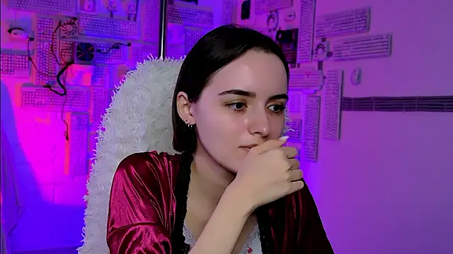 KateWillows online show from 03.27.26