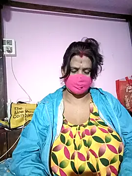 Snapshot of me-pari-hu chatting on 01.08.26 me-pari-hu online show from 01.08.26