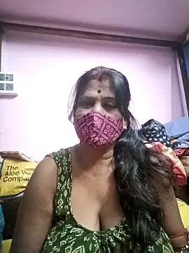 Snapshot of me-pari-hu chatting on 02.04.26 me-pari-hu online show from 02.04.26